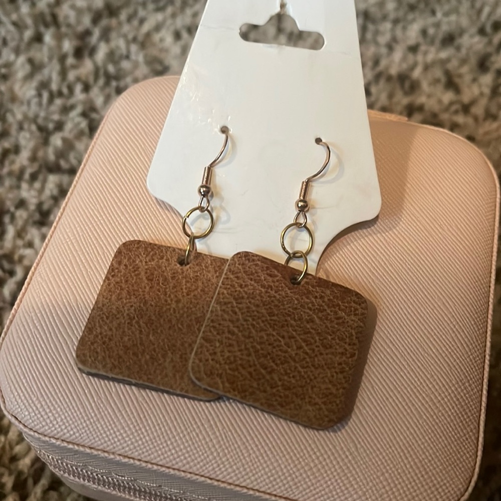 Leather earrings
